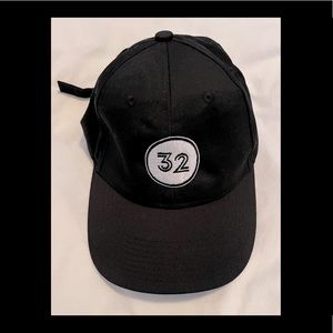 Unisex Cap “32”